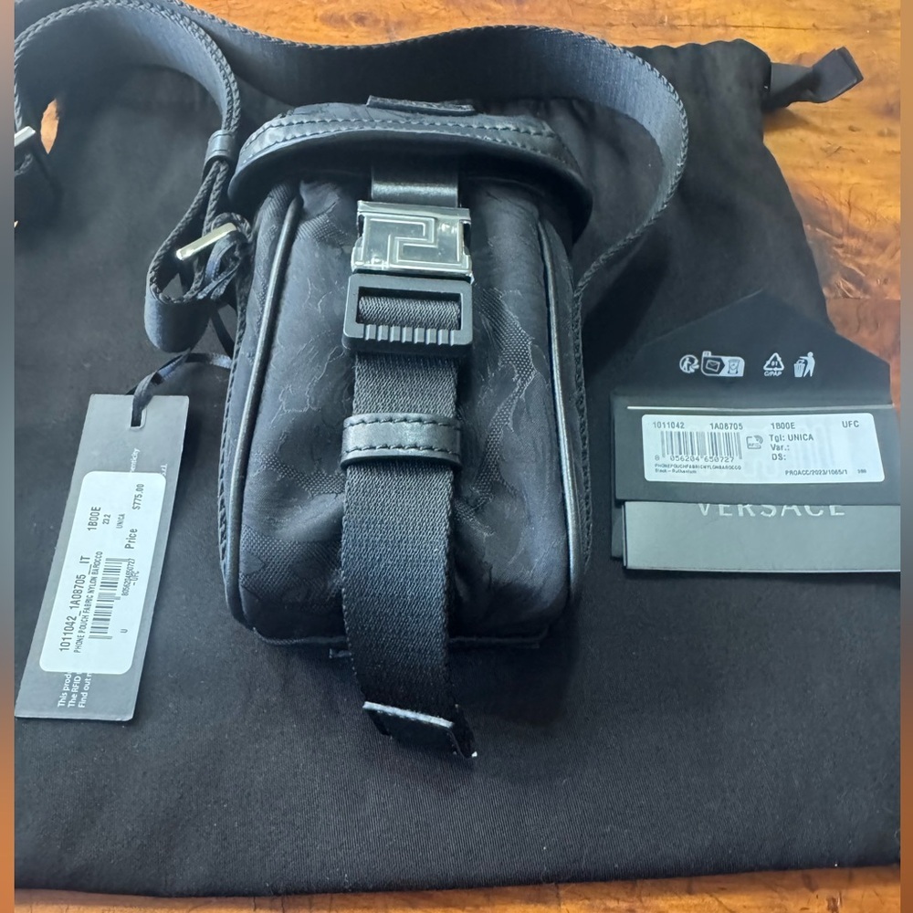Versace Barocco Crossbody Phone Holder NWT - Picture 3 of 9